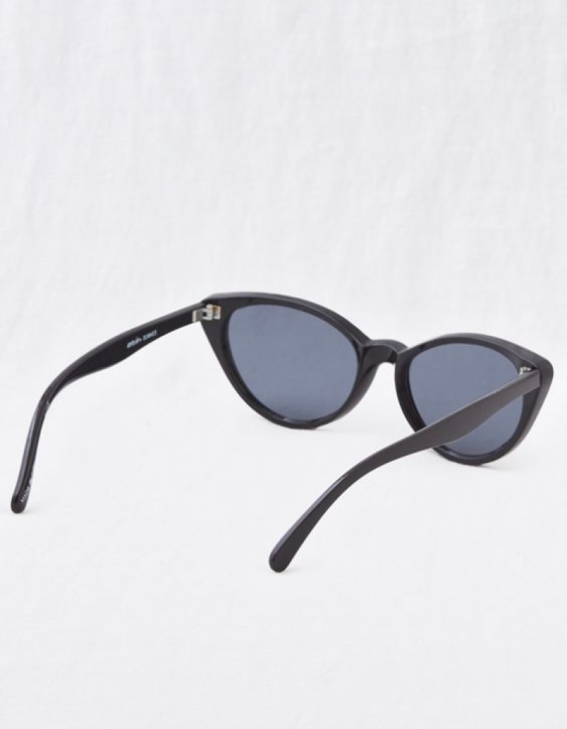 Lunette de Soleil Aerie Meow Noir | IKG-02979852